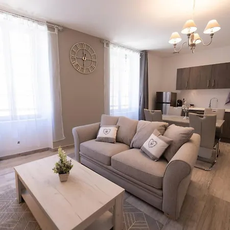 Charme Et Caractere Au Centre Classe 3 Etoiles Riez Extérieur photo