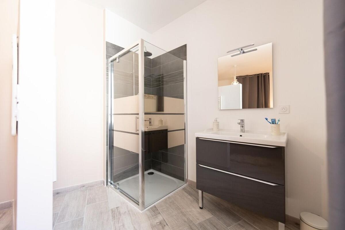 Charme Et Caractere Au Centre Classe 3 Etoiles Apartamento Riez
